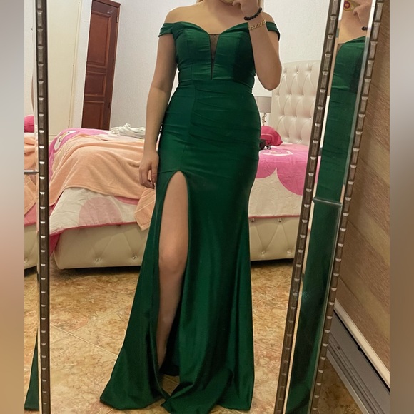 I only used it once, it is in perfect conditions and looks very nice. - Picture 2 of 6